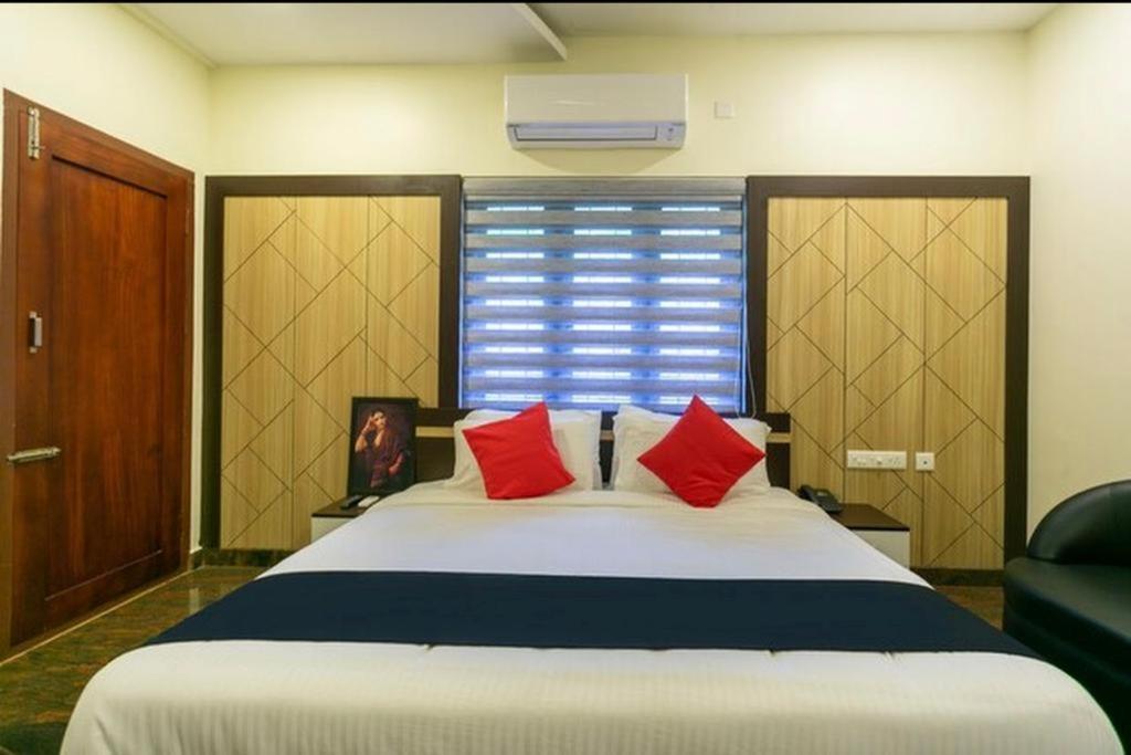 Hormuz Inn Kolattupuzha Exterior foto